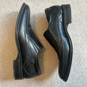 Dockers Black Leather Slip-On Loafers Sleek Design